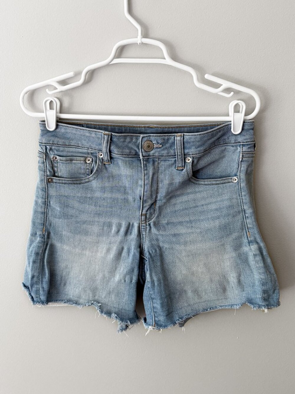 American Eagle Midi Next Level Stretch Denim Jean Shorts Women’s Size 8